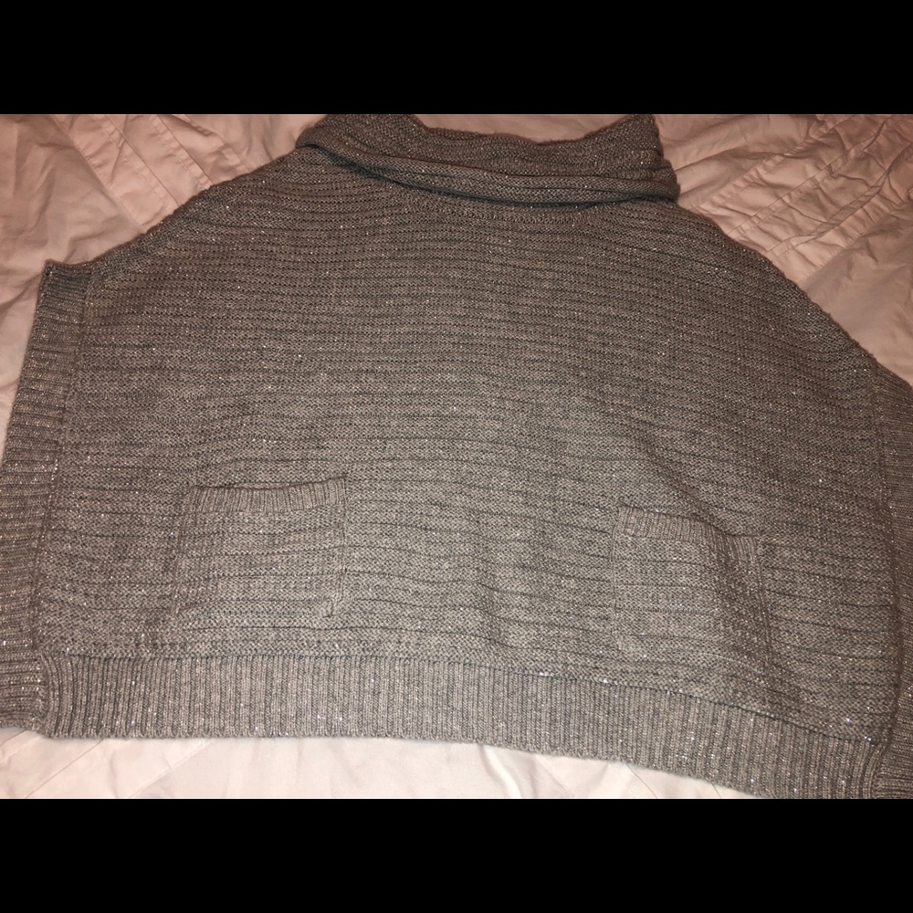 3T Gray glittered poncho